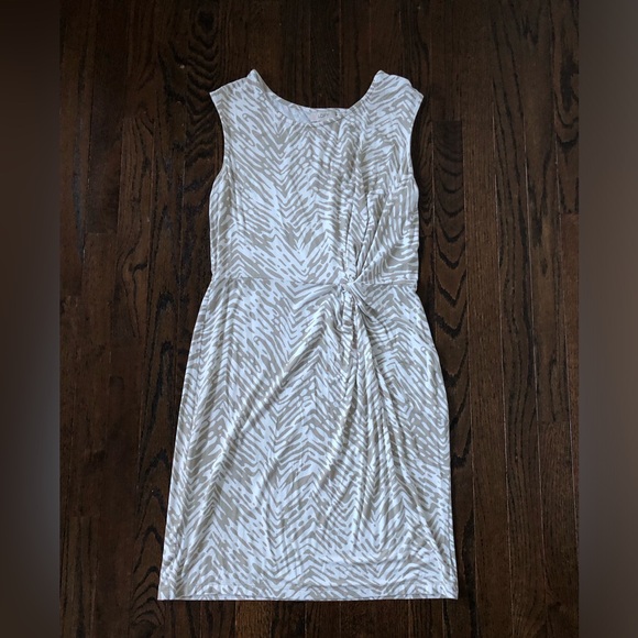 LOFT Dresses & Skirts - LOFT Women’s M White/Sage Green/Gray Animal Print Sleeveless Mini Dress